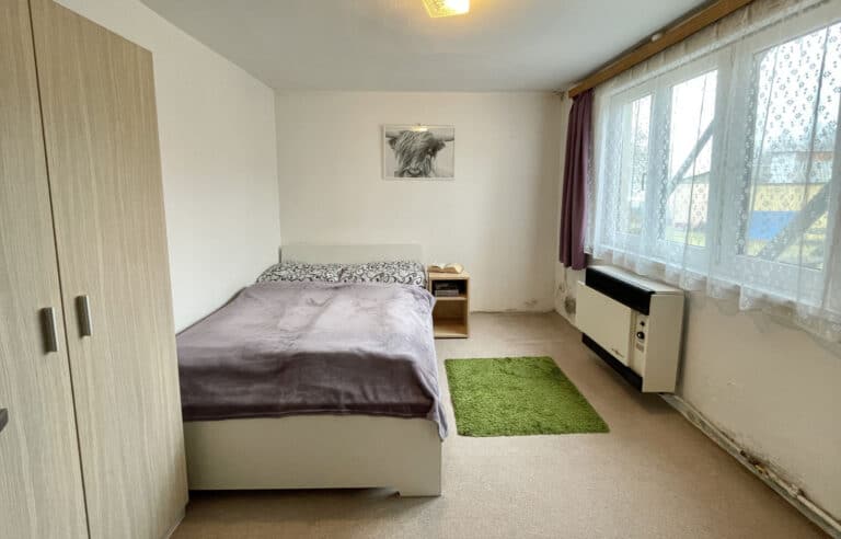 1e664182-70c7-45d9-80b1-4245df739ca3-1-201-a