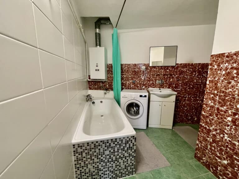 a8930ea9-0c62-4c33-a8b8-eabbd43dd10e-1-201-a