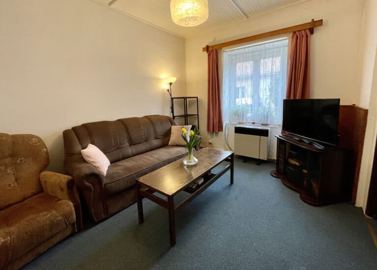 ab8dd840-06e5-4a33-a0af-12f8b3376ede-1-201-a