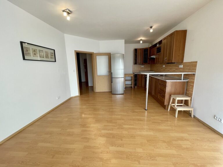 c7e70294-c7fa-4540-b055-fb5b480201c9-1-201-a